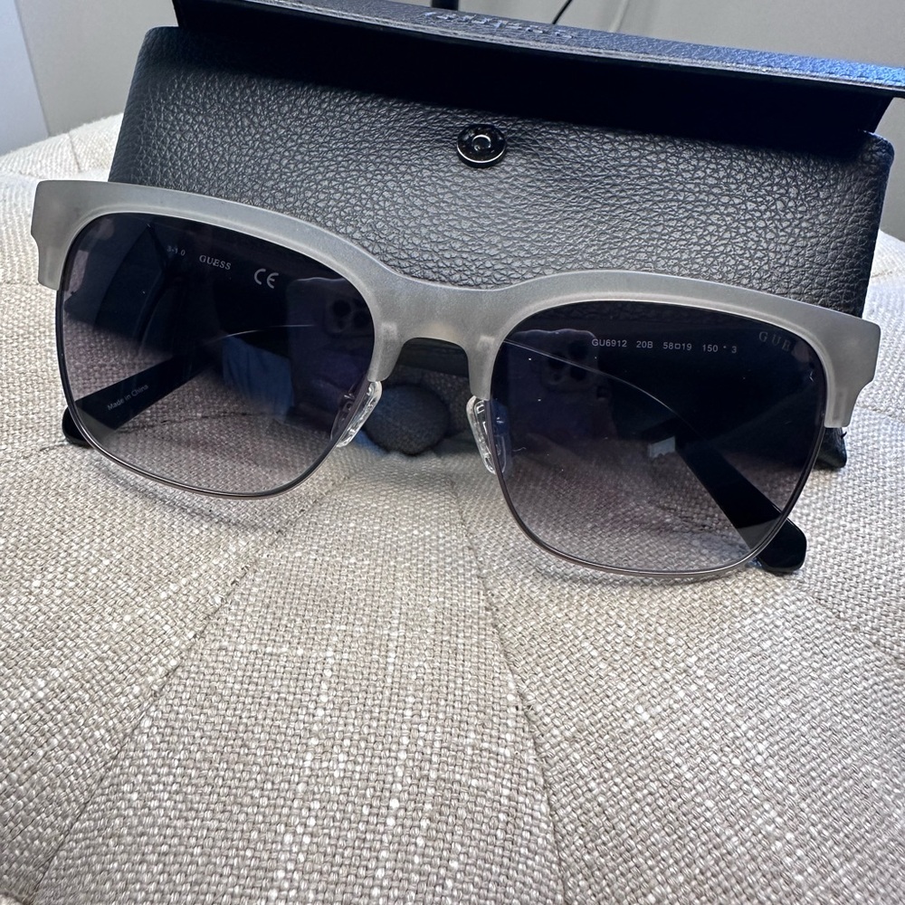 Guess Women’s Gray Frame Oversized Sunglasses with Black Gradient Lenses